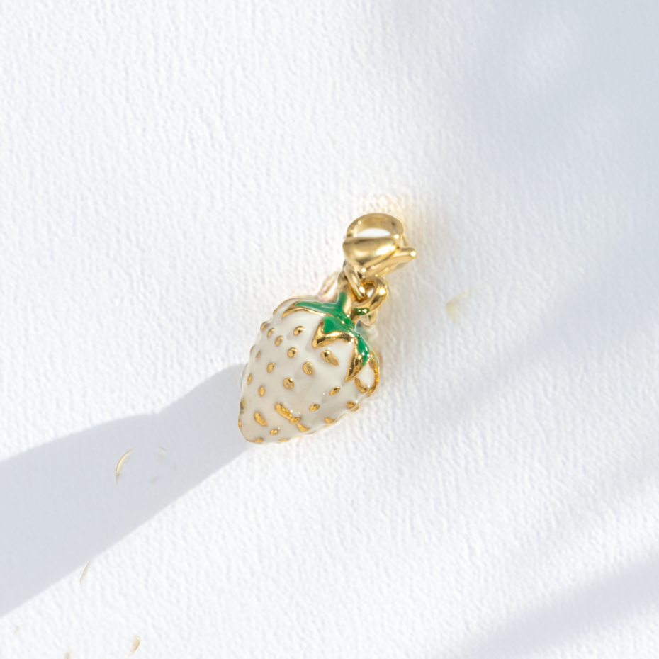 erdbeere weiß⎢goldener charm