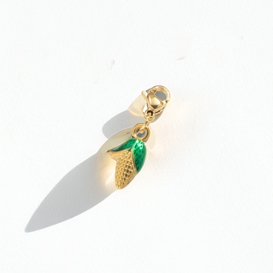 mais⎢goldener charm