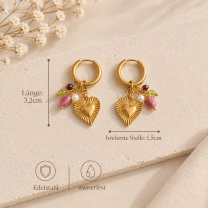Goldene Herz-Ohrringe Dolce Cuore mit Maßangaben – Länge 3,2 cm, breiteste Stelle 1,5 cm – Edelstahl, wasserfest – Saltyblush
