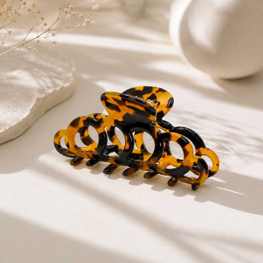 Haarklammer Amber Link im Tortoiseshell-Kettendesign aus Acryl von Saltyblush – 9,3 x 4,2 cm

