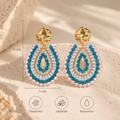 Aqua Bloom goldene Perlenohrringe – Nahaufnahme Perle und Verschluss
