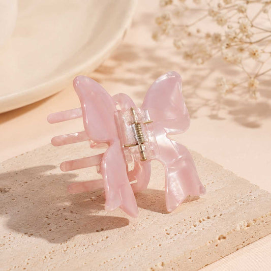 Rosafarbene Schleifen-Haarklammer Blushbow mit Federmechanik – Kunststoff in zartem Rosé – Saltyblush
