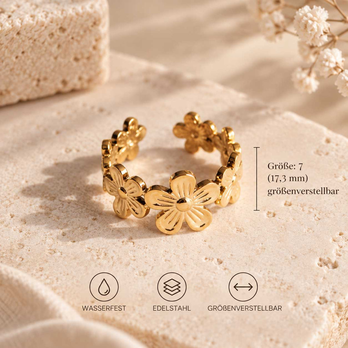 Daisy Kiss goldener Ring mit Maßen – Größe 7 (17,3 mm), größenverstellbar, wasserfest, Edelstahl, 5-Blatt-Blütendesign, auf Travertin mit Trockenblumen
