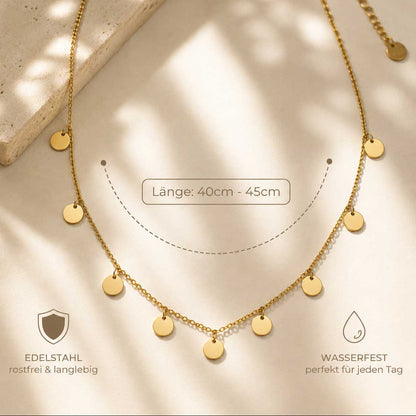 Goldene Halskette Golden Dots mit Plättchen-Anhängern aus Edelstahl von Saltyblush – 40–45 cm

