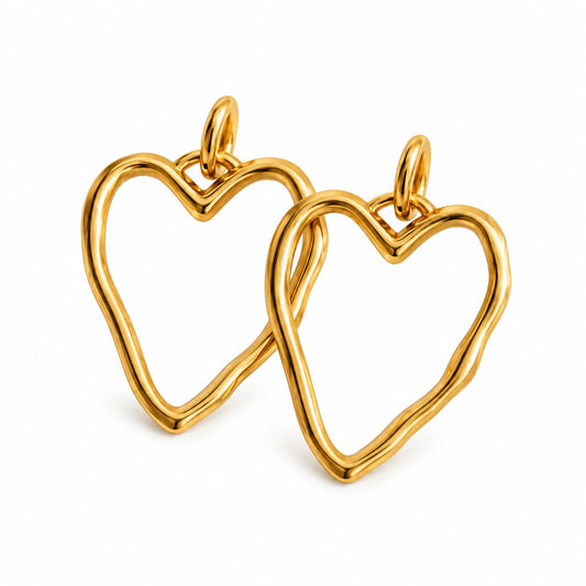Produktbild heartline⎢goldene Ohrringe auf weißem Hintergrund