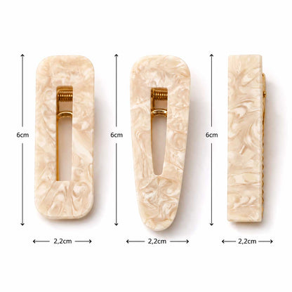 Ivory Wave Hair Clip getragen im Haar – Half-up-Frisur mit cremefarbenem Haarclip von Saltyblush