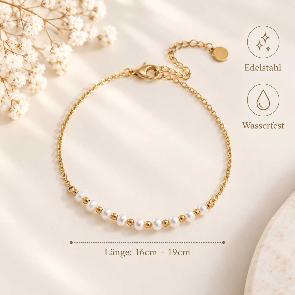 Pearl Whisper Armband Gold verstellbar 16–19cm Edelstahl mit Perlen – Saltyblush
