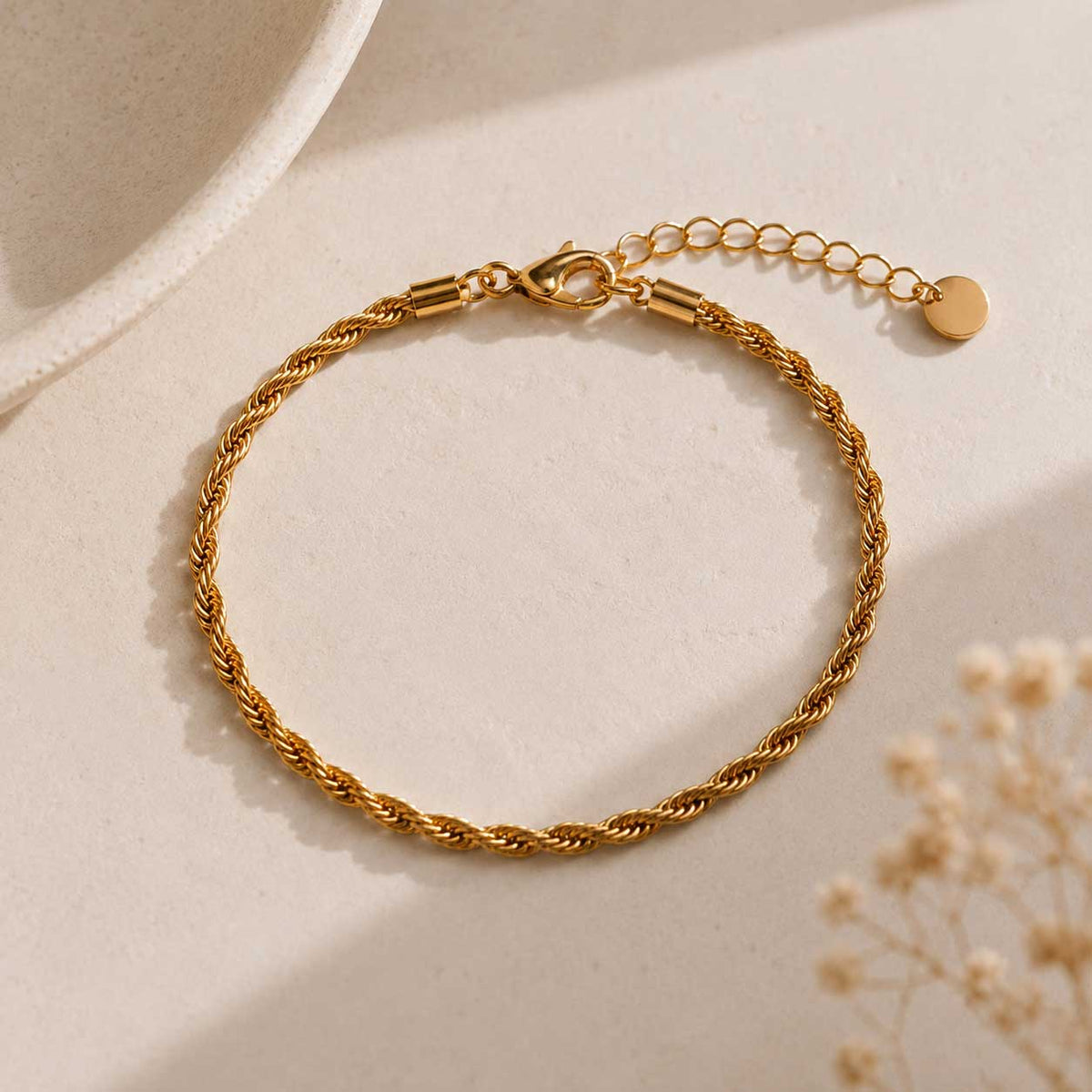 Goldenes Twist-Armband Soft Twist mit gedrehtem Kordeldesign und Karabinerverschluss – Edelstahl, Saltyblush
