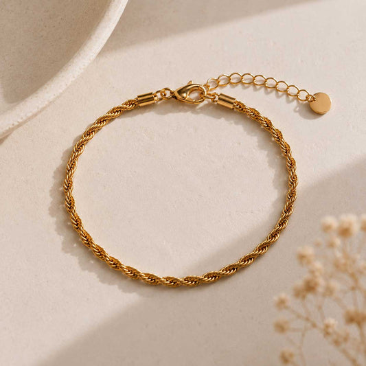 Goldenes Twist-Armband Soft Twist mit gedrehtem Kordeldesign und Karabinerverschluss – Edelstahl, Saltyblush
